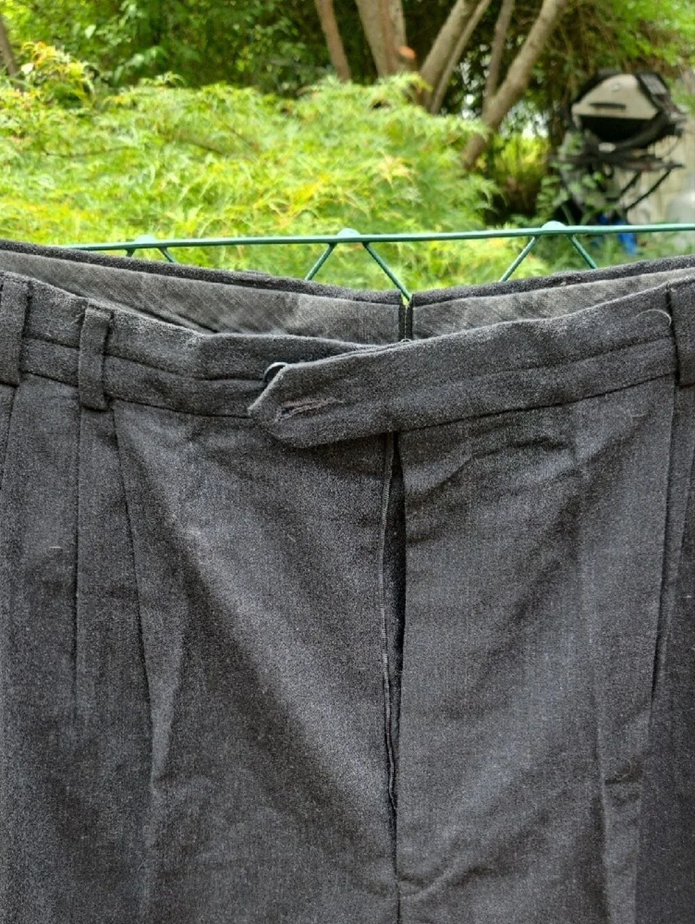 TALLIA Men's Black Pleated Dress Pants